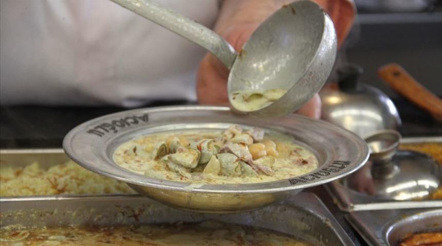 Gaziantep’in ilkbahar yemeklerinden ‘Çağla aşı’ sofralardaki yerini aldı