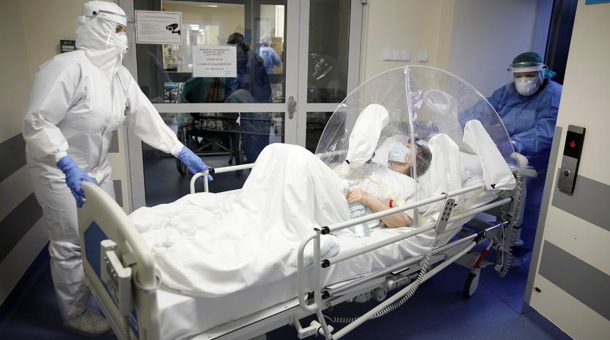 Polonya&rsquo;da koronavir&uuml;s &ouml;nlemleri hafifletiliyor