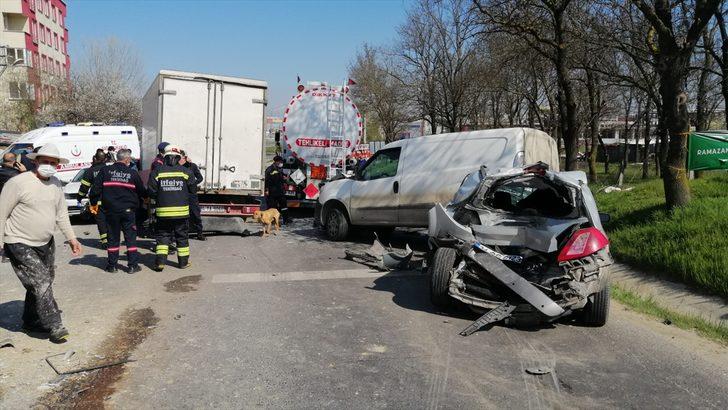 Tekirdağ'da freni boşalan kamyonet 6 araca çarptı: 1 yaralı G3