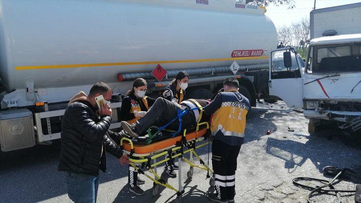 Tekirdağ'da freni boşalan kamyonet 6 araca çarptı: 1 yaralı G4