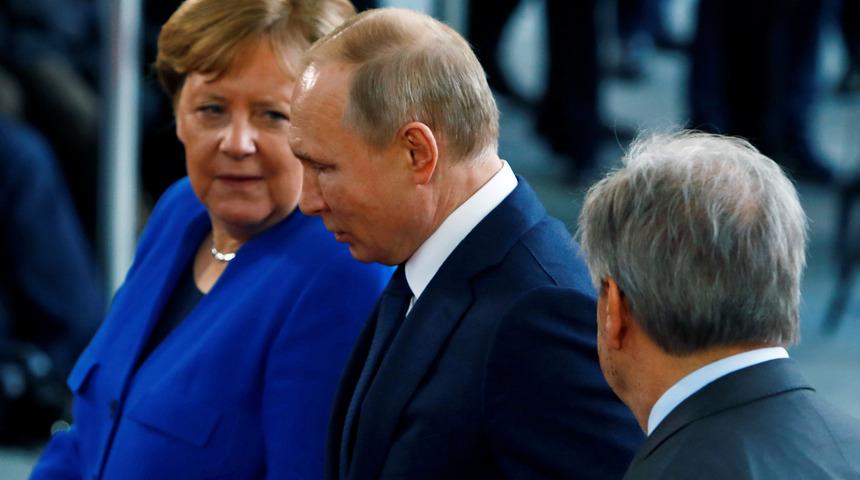 Almanya'dan Rus aşısı atağı!