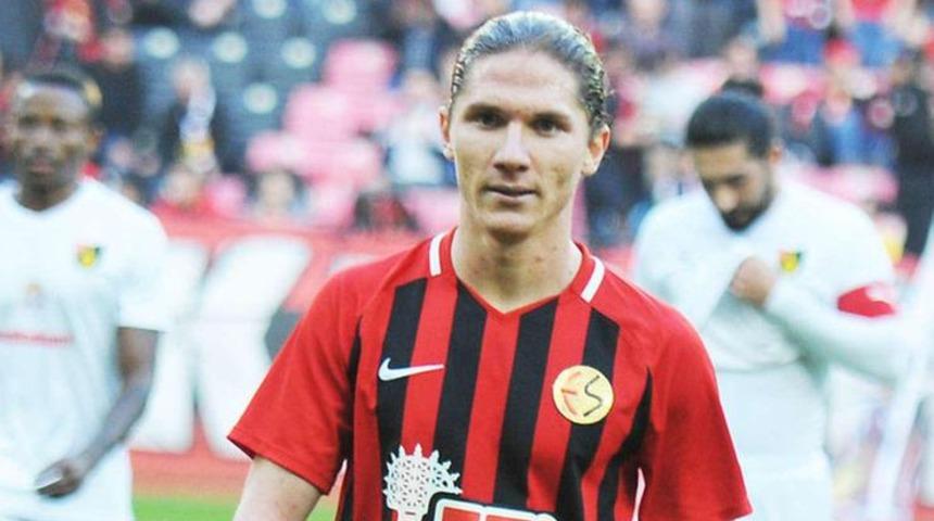 Mehmet Özcan Eskişehirspor ile sözleşmesini fesh etti
