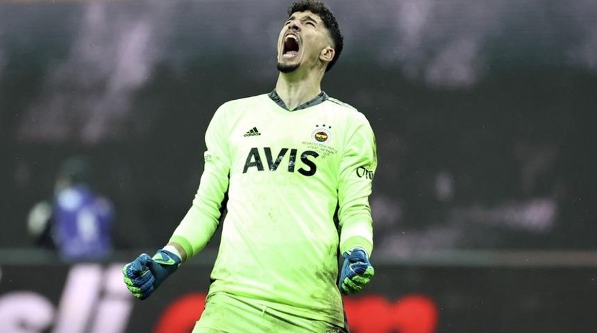 Fenerbahçe'de gözler Altay Bayındır'ın dönüşünde