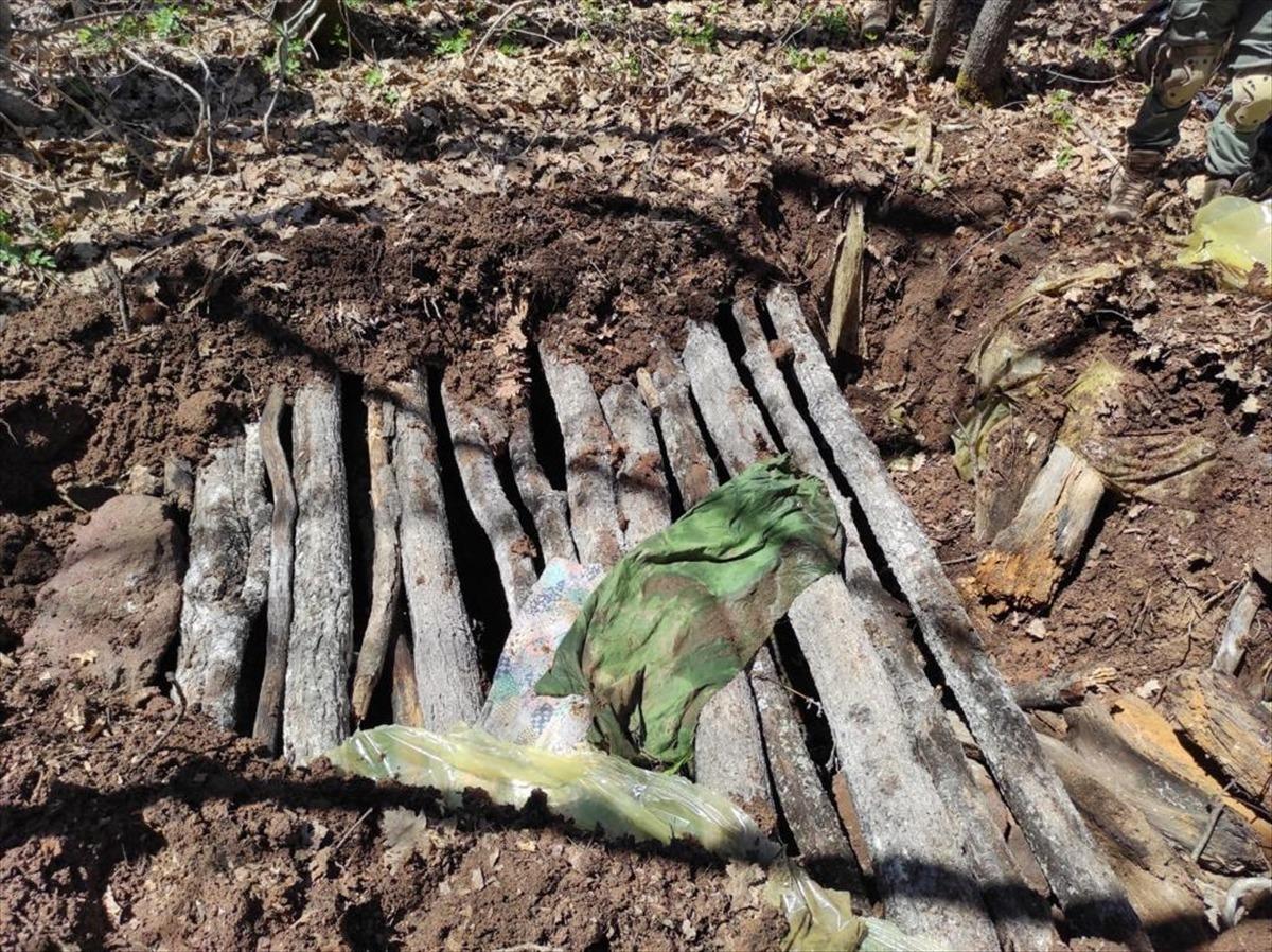 Tunceli'de ter&ouml;ristlerin kullandığı 17 sığınak imha edildi