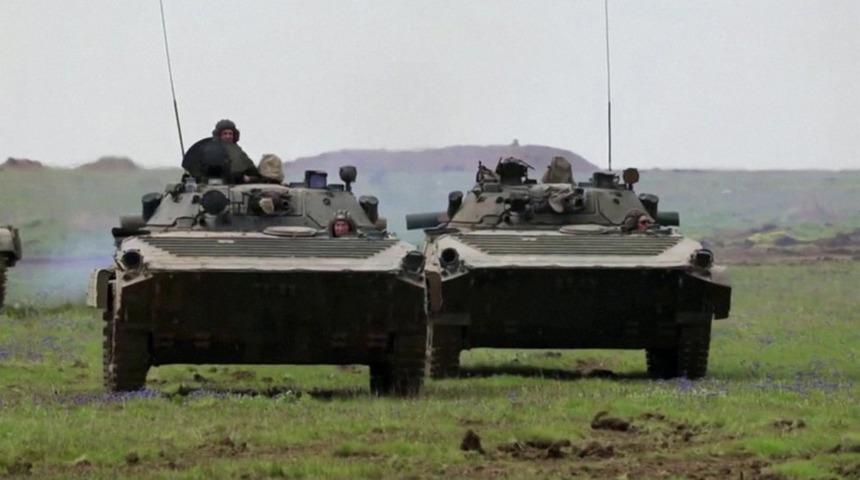 Rusya, Ukrayna sınırındaki askerlerini geri &ccedil;ekiyor