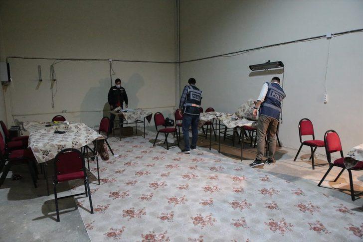 Şanlıurfa'da kumar oynayan ve Kovid-19 tedbirlerini ihlal eden 30 kişiye para cezası G1
