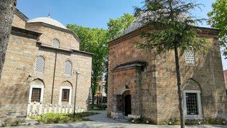 Bursa'da tarihi türbeye çirkin saldırı