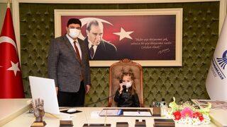 5 yaşındaki Hilal bir günlüğüne belediye başkanı oldu