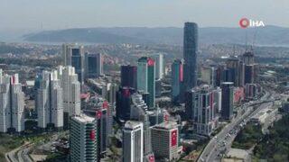 İstanbul'da 23 Nisan coşkusu! Gökdelenler Türk bayraklarıyla donatıldı