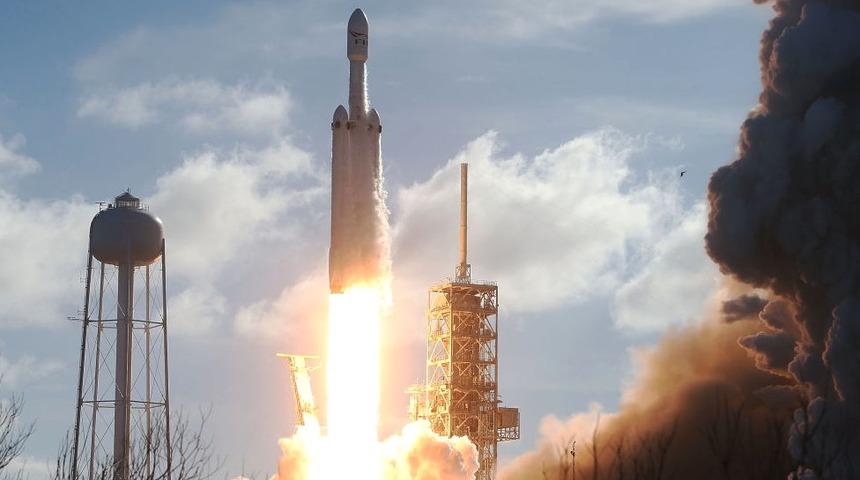 Elon Musk'ın SpaceX projesine ada tahsis etmek isteyen Endonezya, yerlilerin tepkisini &ccedil;ekti