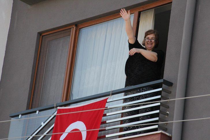 23 Nisan'ı evlerinde kutlayan çocuklar bayram coşkusunu konvoylarla yaşadı G4