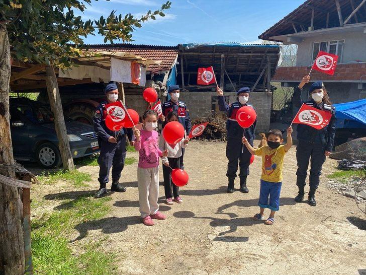 Bartın'da ve Sakarya'da çocuklar hediyelerle sevindirildi G2