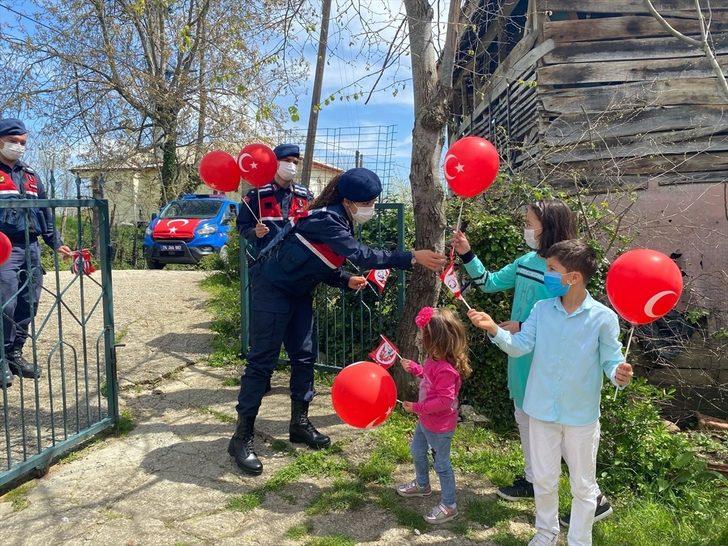 Bartın'da ve Sakarya'da çocuklar hediyelerle sevindirildi G4