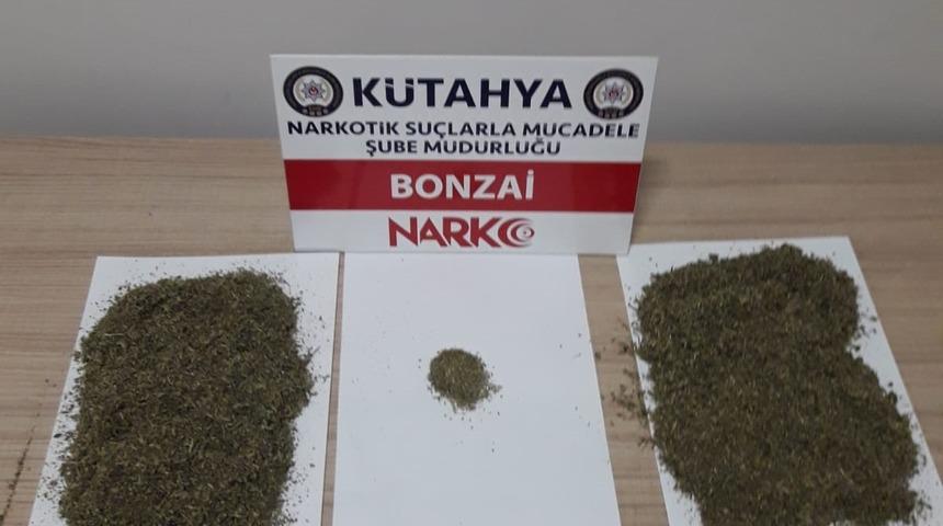 Kütahya'da valizinde sentetik uyuşturucu ele geçirilen zanlı yakalandı