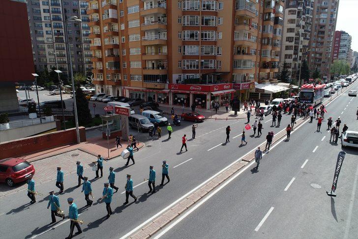 Kayseri'de 23 Nisan konvoyu renkli görüntüler oluşturdu G3