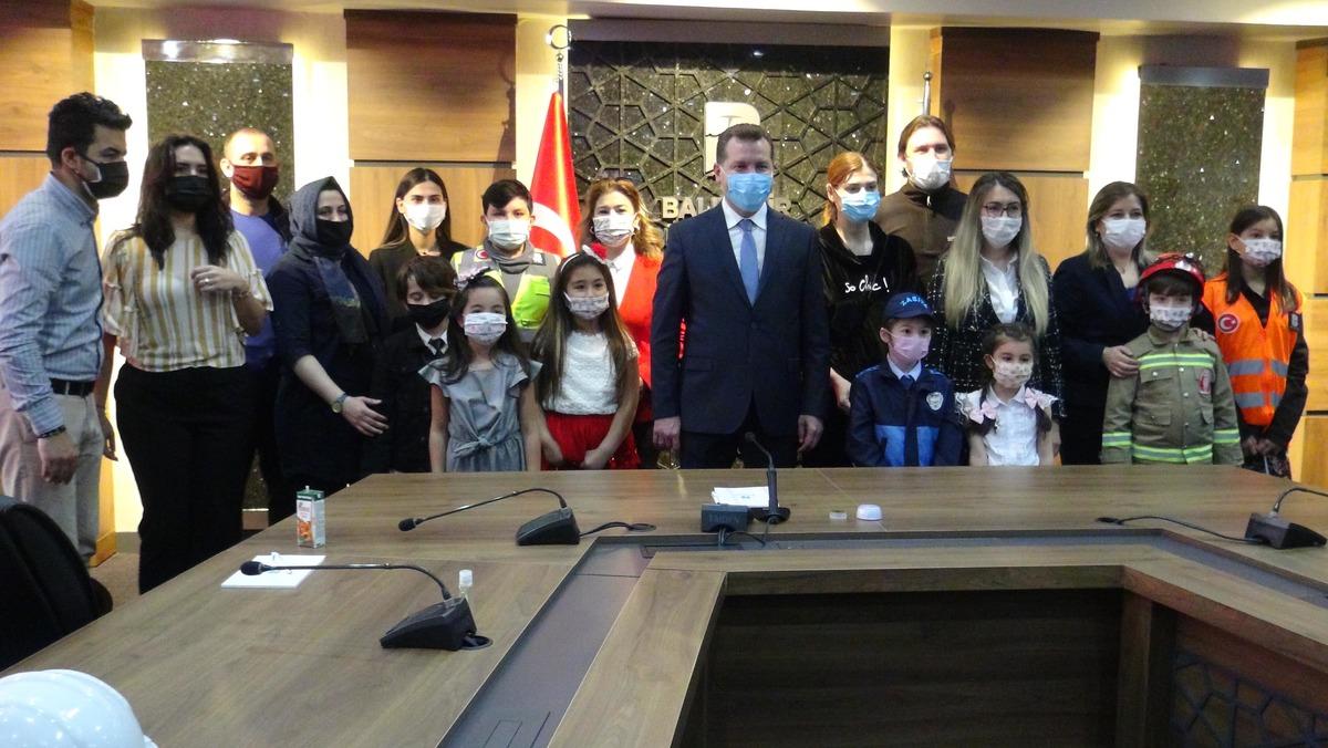 Balıkesir B&uuml;y&uuml;kşehir Belediyesi'ni 23 Nisan'da &ccedil;ocuklar y&ouml;netti