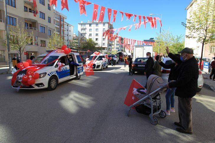 Van'da 23 Nisan konvoyu renkli görüntüler oluşturdu G4