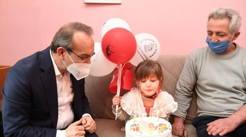 Kocaeli'de 23 Nisan'da dünyaya gelen 307 çocuğa doğum günü sürprizi