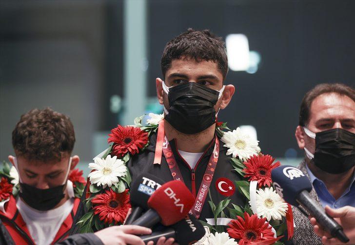Serbest Güreş Milli Takımı yurda döndü G3