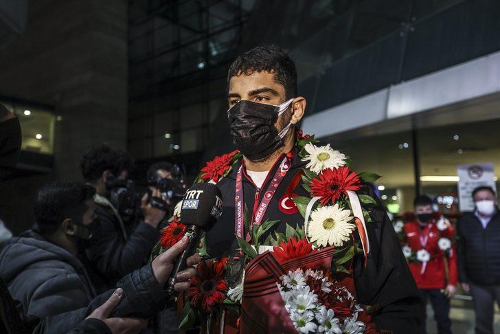 Serbest Güreş Milli Takımı yurda döndü G5