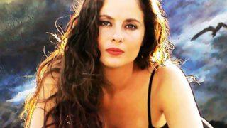 Ekranlara geri dönen Nilüfer Açıkalın yıllara meydan okuyan güzelliğiyle dikkat çekti