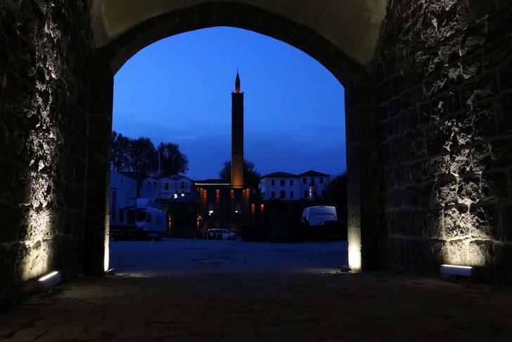 Diyarbakır'ın tarihi "Küpeli Kapısı" 6 yıl sonra restorasyonla geçişlere açıldı G1