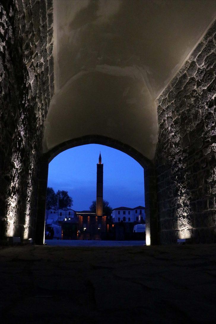 Diyarbakır'ın tarihi "Küpeli Kapısı" 6 yıl sonra restorasyonla geçişlere açıldı G2