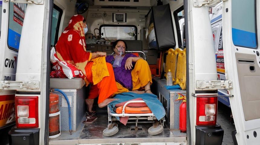 Hindistan - Hastanelerden acil durum uyarısı: Oksijen olmadığı i&ccedil;in Covid hastalarımız &ouml;l&uuml;yor