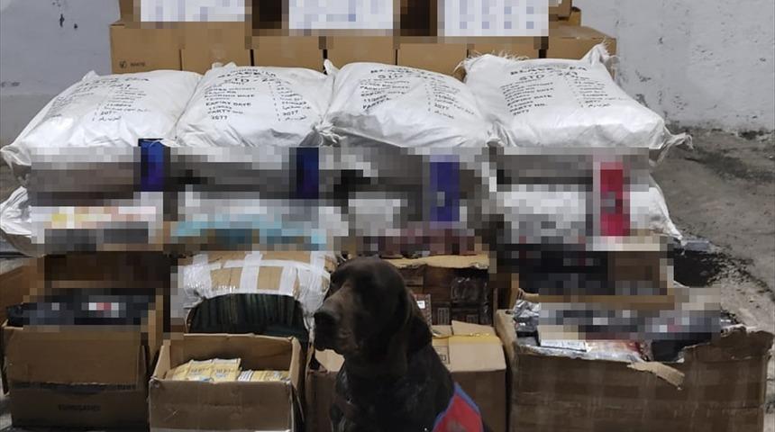 Elazığ'da 1,1 ton kaçak tütün ile 450 kilogram çay ele geçirildi