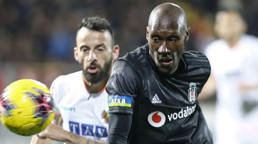 Beşiktaş'ta Atiba kadrodan çıkarıldı