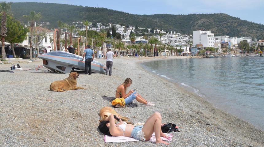 Bodrum plajları turistlere kaldı