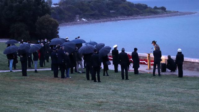 Anzaklar şafak töreniyle anıldı