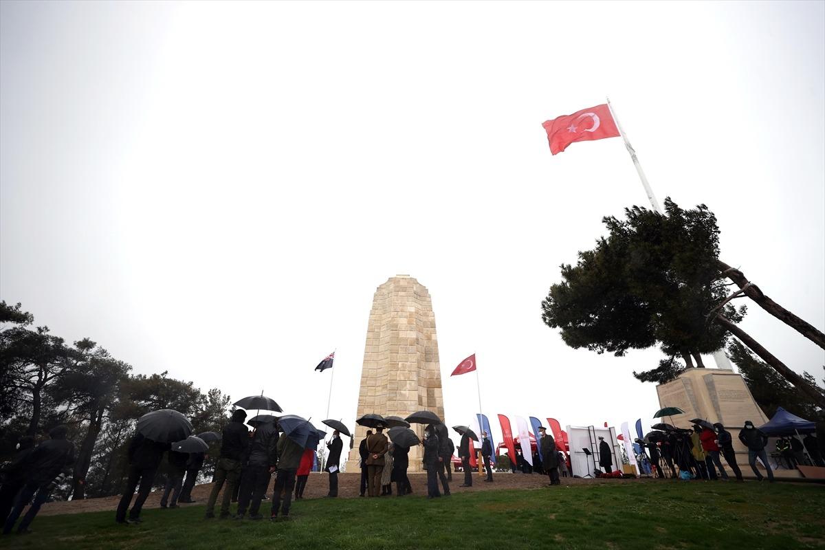 &Ccedil;anakkale Kara Savaşları'nın 106. yılı dolayısıyla Yeni Zelanda Anıtı'nda t&ouml;ren d&uuml;zenlendi
