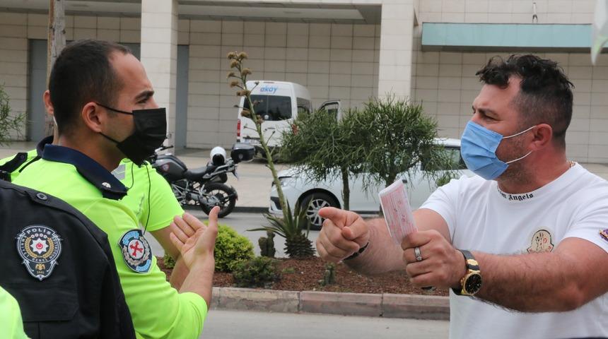 Karakola götürülmek istenen sürücüden polise: Aracımda 1 trilyon var