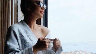 Songül Karlı mini elbisesiyle boy gösterdi! 'Gözümüz yükseklerde...'