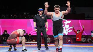 Milli güreşçi Kayaalp'in hedefi Karelin'e ait rekoru kırmak