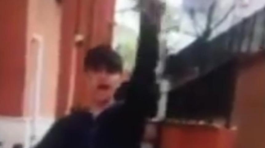 İstanbul'da yaşandı! Okulun bahçesinde silahla havaya ateş açtı