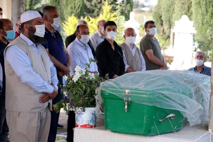 Hatay'daki trafik kazasında yaşamını yitiren 4 kişiden 3'ünün cenazesi defnedildi G1