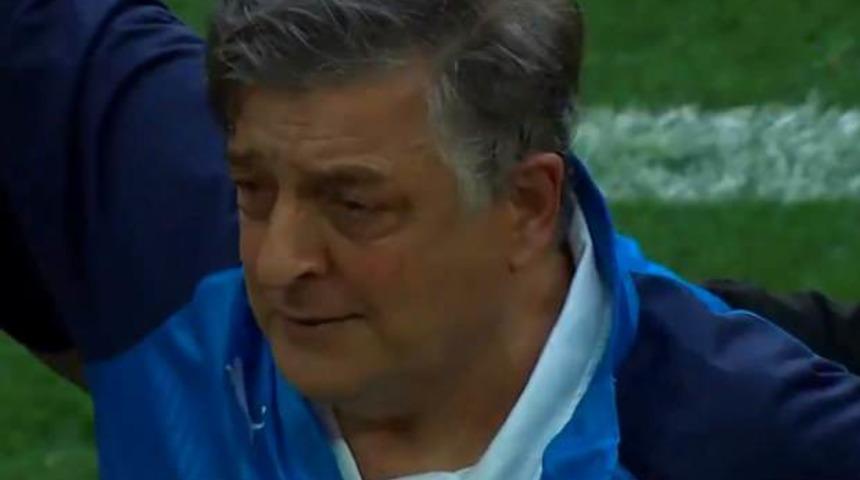 Yılmaz Vural gözyaşlarını tutamadı! | Erzurumspor’un galibiyeti Yılmaz Vural’ı ağlattı