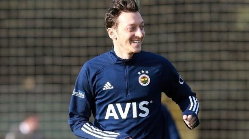 Fenerbahçe'de Mesut Özil, yine kadroda yok