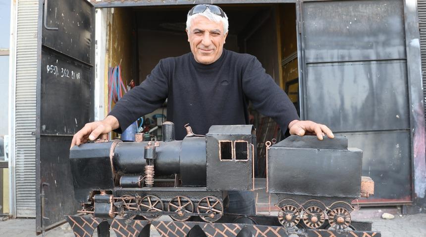 Mardin'de 20 yıldır yük treni görülmedi! Maketini yaptı, herkesi ağlattı!