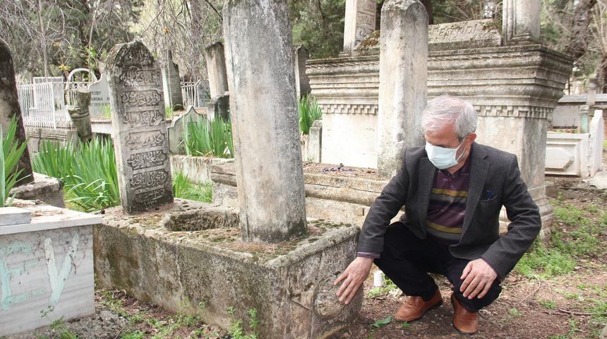 Osmanlı döneminde belge niteliği taşıyordu! Mezar taşları artık konuşmuyor