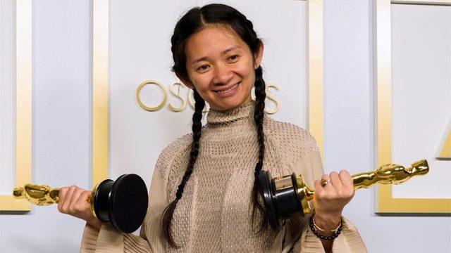 Chloé Zhao: 'Kendisini hep yabancı hisseden' Oscar kazanan ilk Asya kökenli kadın yönetmen