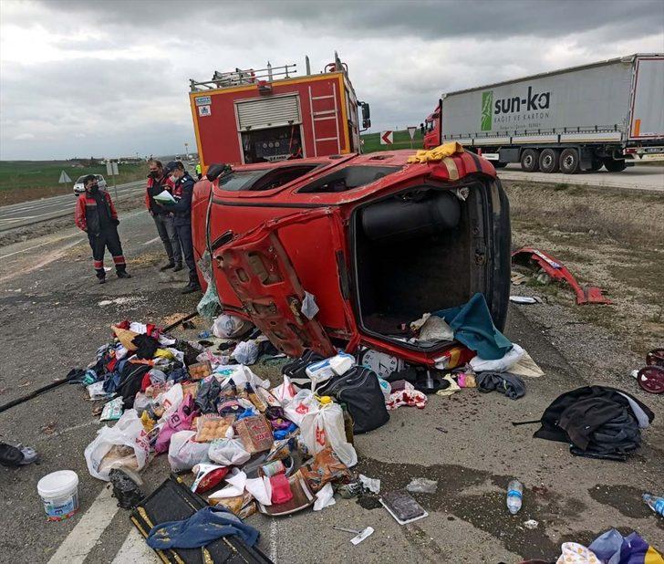 Kırıkkale'de otomobil devrildi: 7 yaralı G2