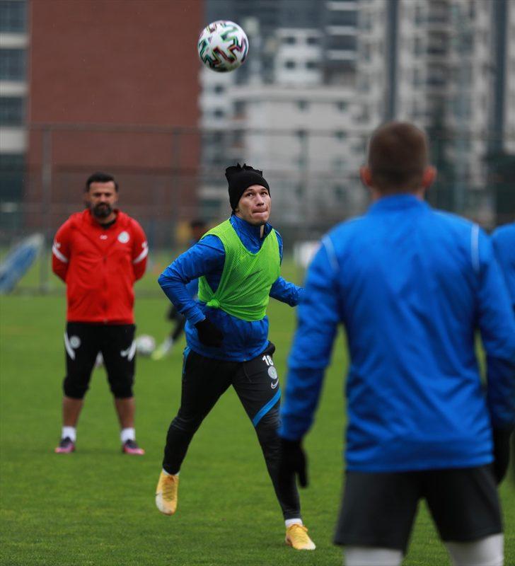 Çaykur Rizesporlu futbolcu Remy: "Umarım Beşiktaş maçını kazanırız ve bir an önce rahat bir konuma ulaşırız" G1