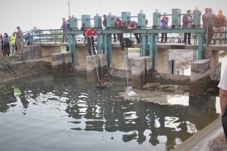 Hatay'da yangın çıkan otomobil kullanılamaz hale geldi G3
