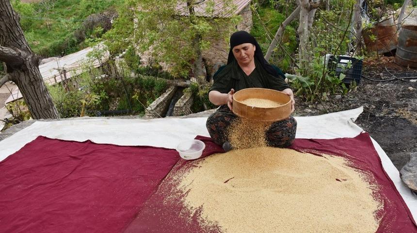 Çukurca'da tarihi değirmende üretilen tahininin ünü sınırları aştı
