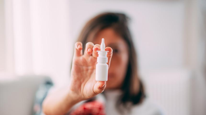 Araştırma: Oral ilaçlar ve boğaz spreyleri bulaşma ihtimalini azaltıyor