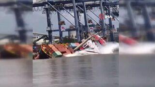 Vietnam’da 2 bin 500 tonluk yük gemisi alabora oldu! Gemideki konteynerler suya düştü