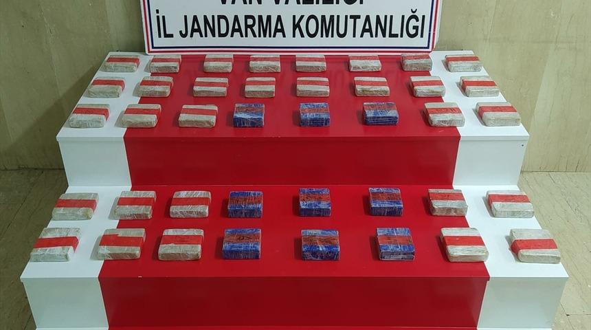 Van'da İran sınırında 25 kilogram eroin ele ge&ccedil;irildi